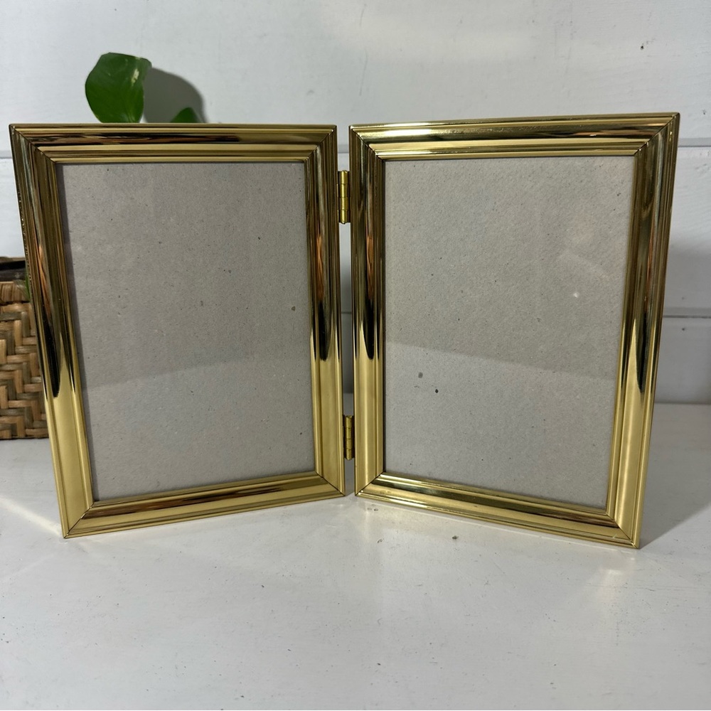 Vintage Brass Bi Fold Picture Frame | 5 x 7 - Picture 2 of 7